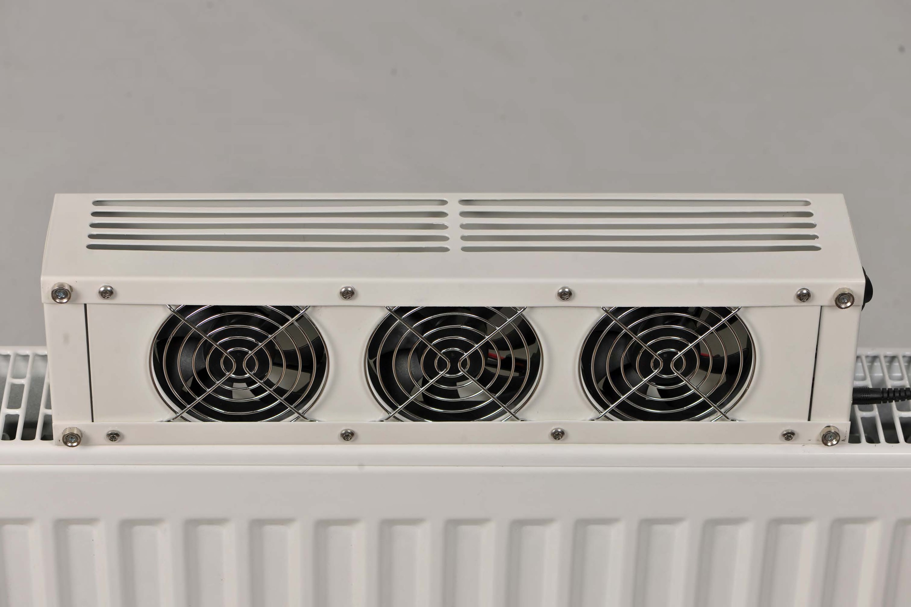 Lumair 30 Heizluftverstärker / Ventilator weiss Lumair 30 Heizluftverstärker / Ventilator weiss